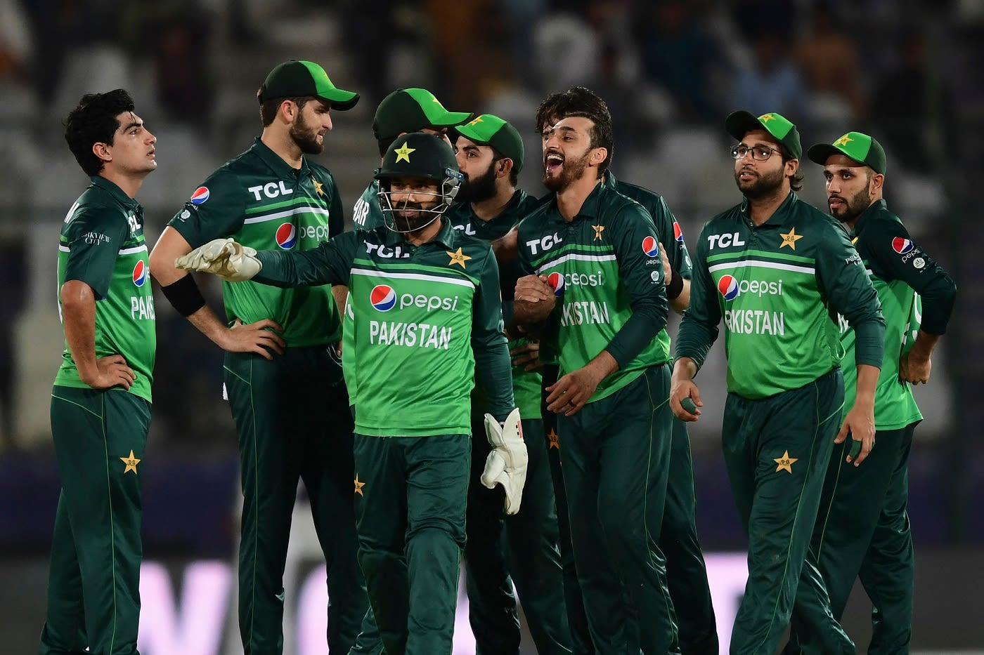 ऑस्ट्रेलिया-भारत को पीछे छोड़ नंबर वन बना पाकिस्तान, एक ही सीरीज से बदला पूरा खेल…