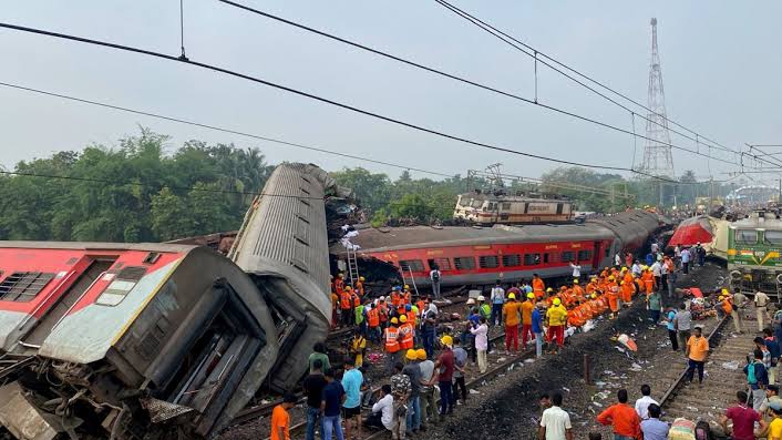 Odisha Train Accident: ओडिशा में ट्रेन हादसे के बाद पीएम ने बुलाई इमरजेंसी बैठक