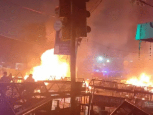 दिल्ली में लाल किले के पास भीषण धमाका, 10 की मौत, 20 से ज्यादा घायल; पूरे शहर में हाई अलर्ट